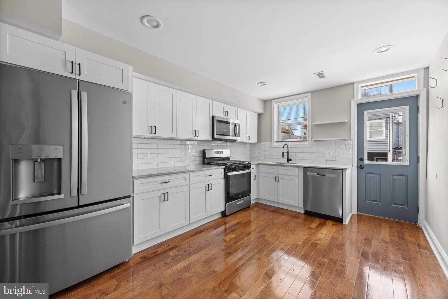 808 S Curley Street photo 9