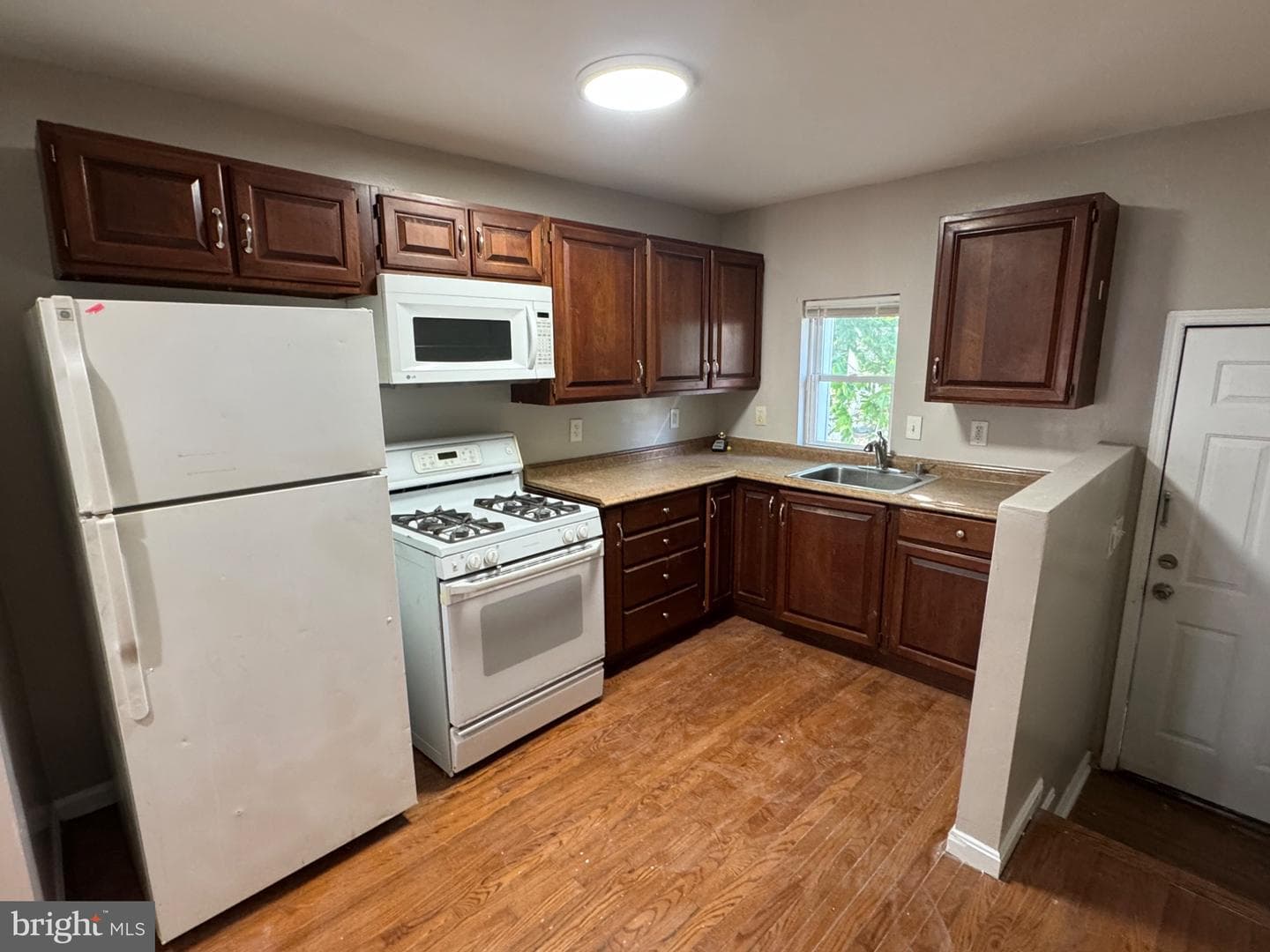 1123 Sargeant Street photo 1