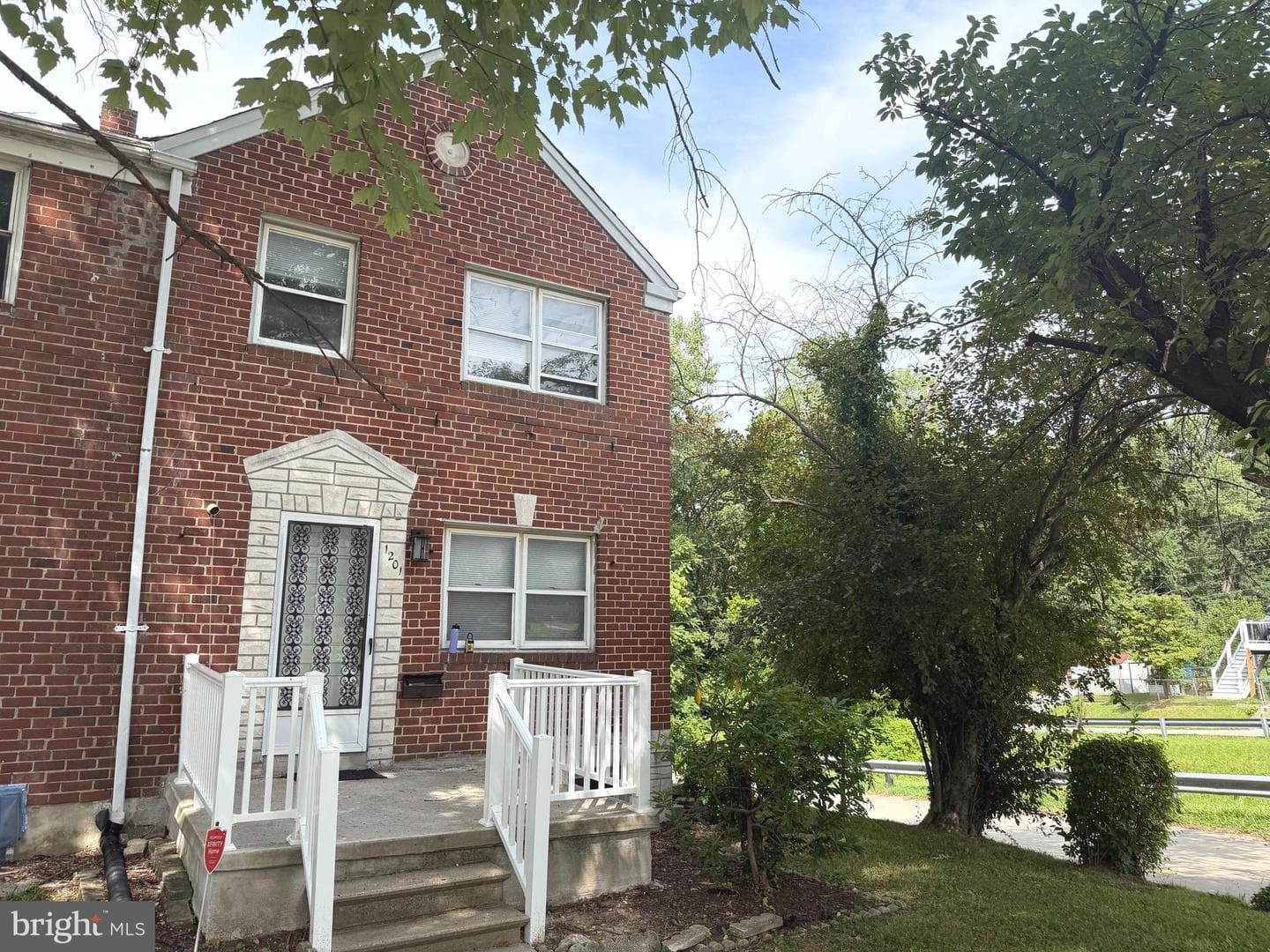 1201 Cooks Lane photo 2