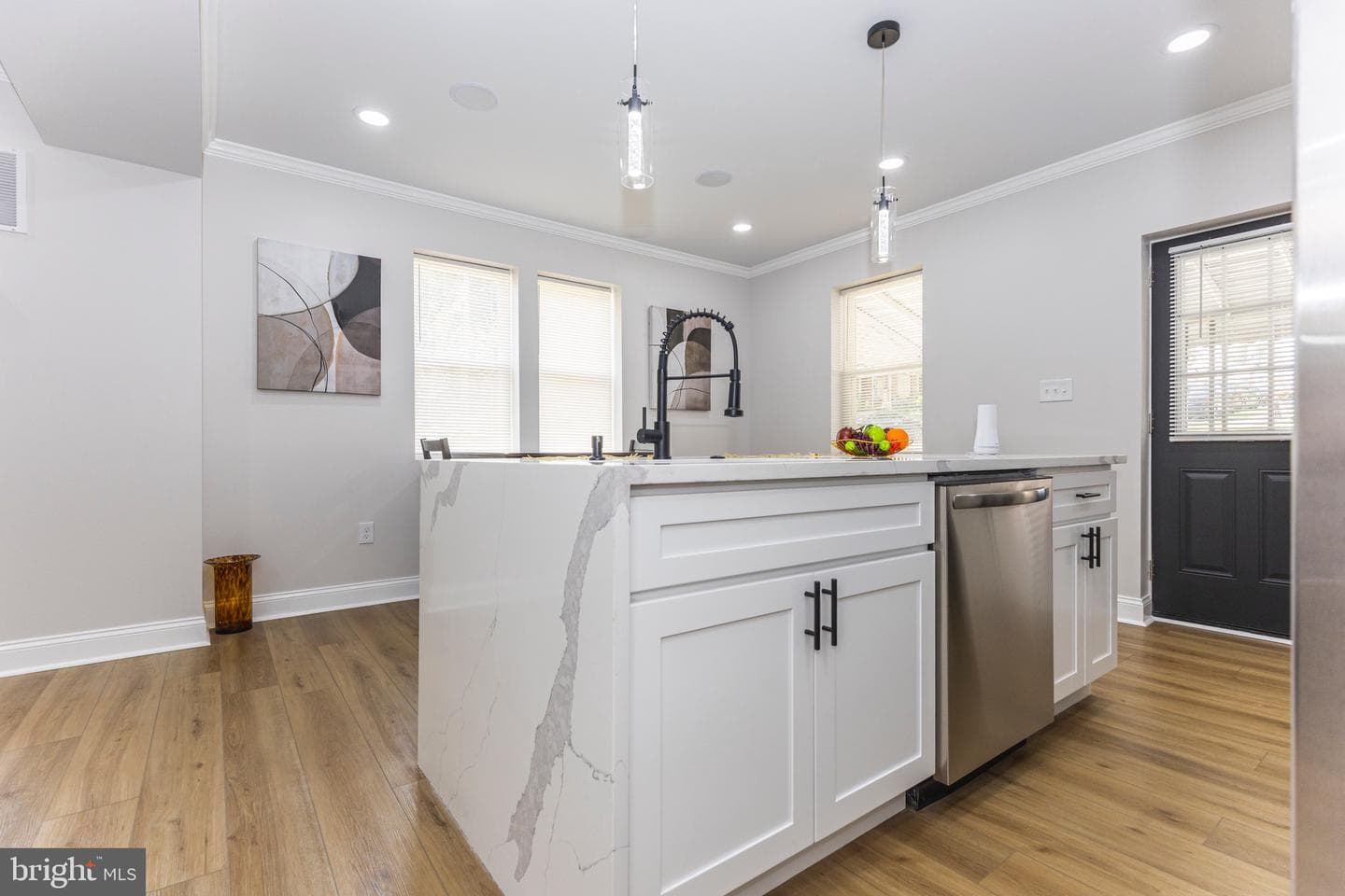 2412 Shirley Avenue photo 3