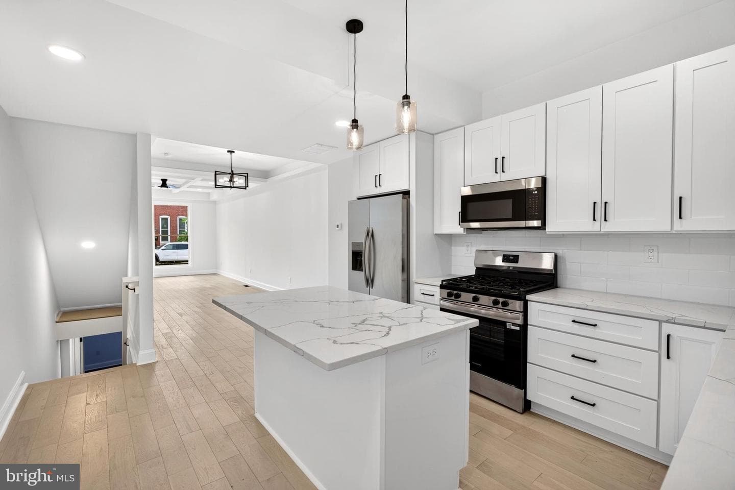 1513 Henry Street photo 2