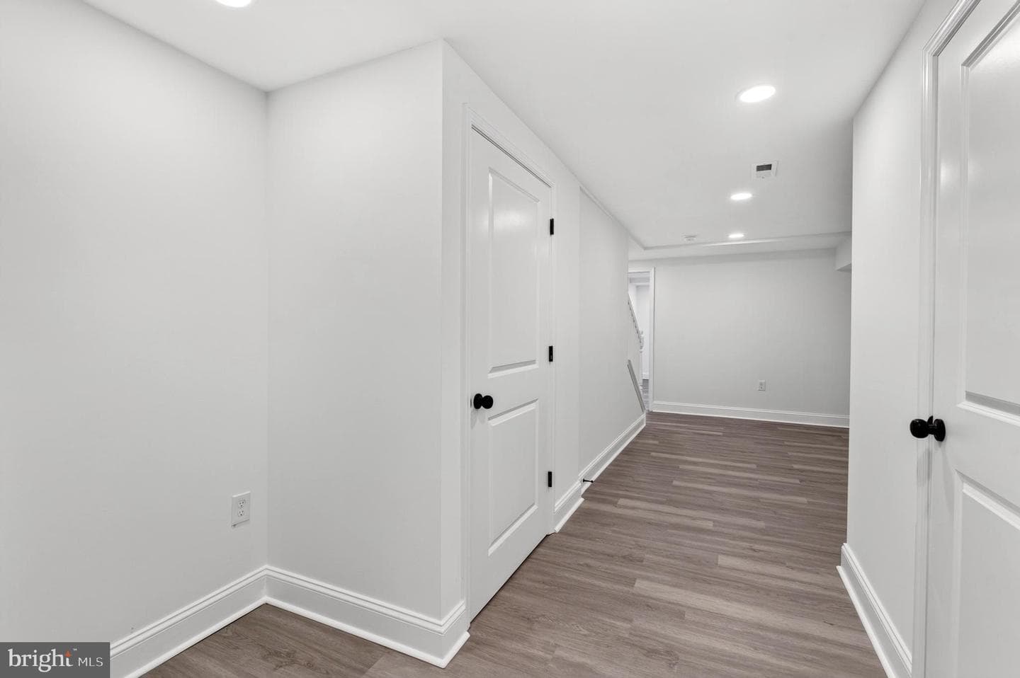 1513 Henry Street photo 23