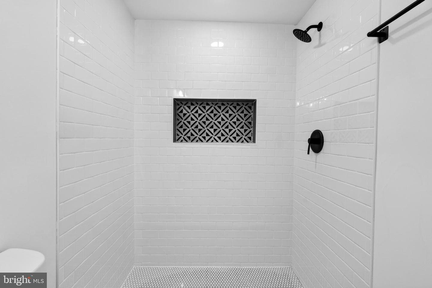 1513 Henry Street photo 25