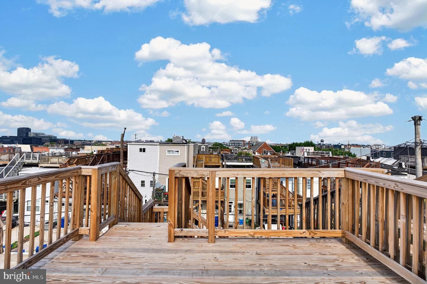1513 Henry Street photo 40