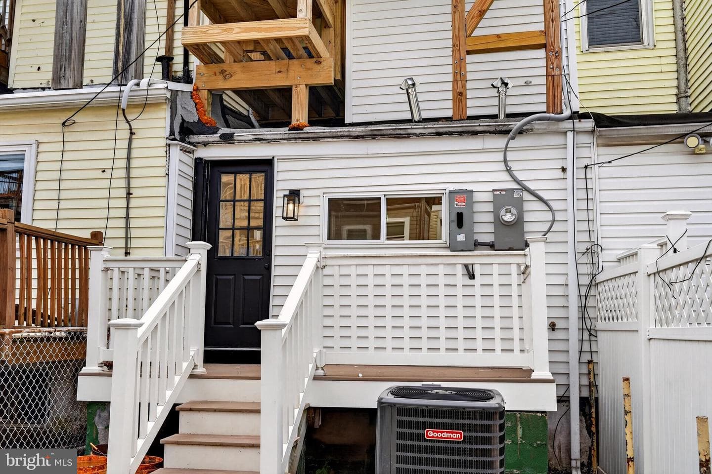 1513 Henry Street photo 43