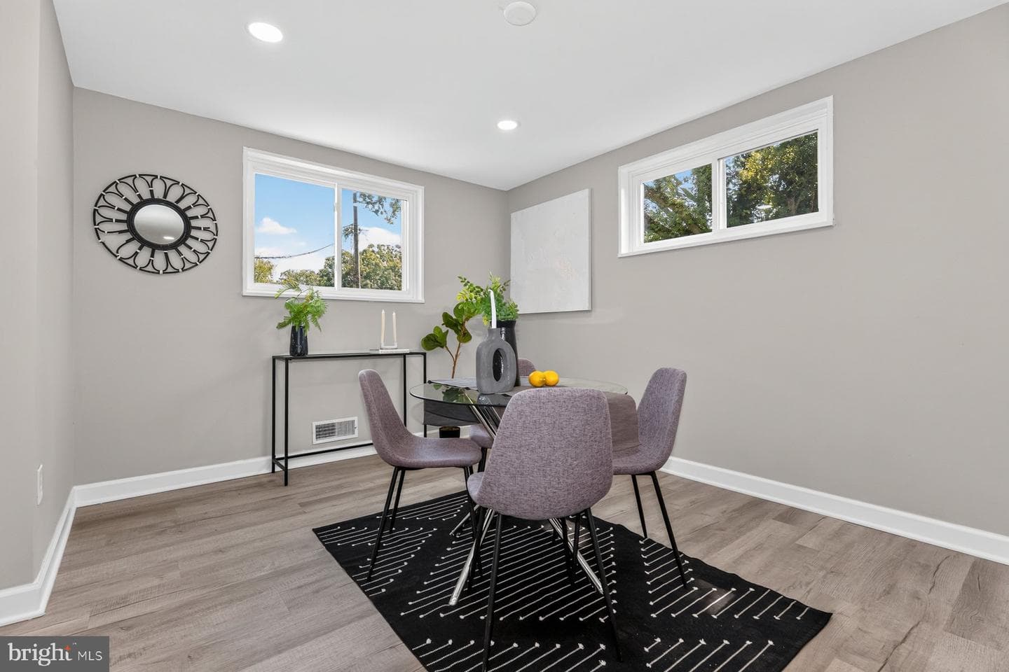 833 Sheridan Avenue photo 8