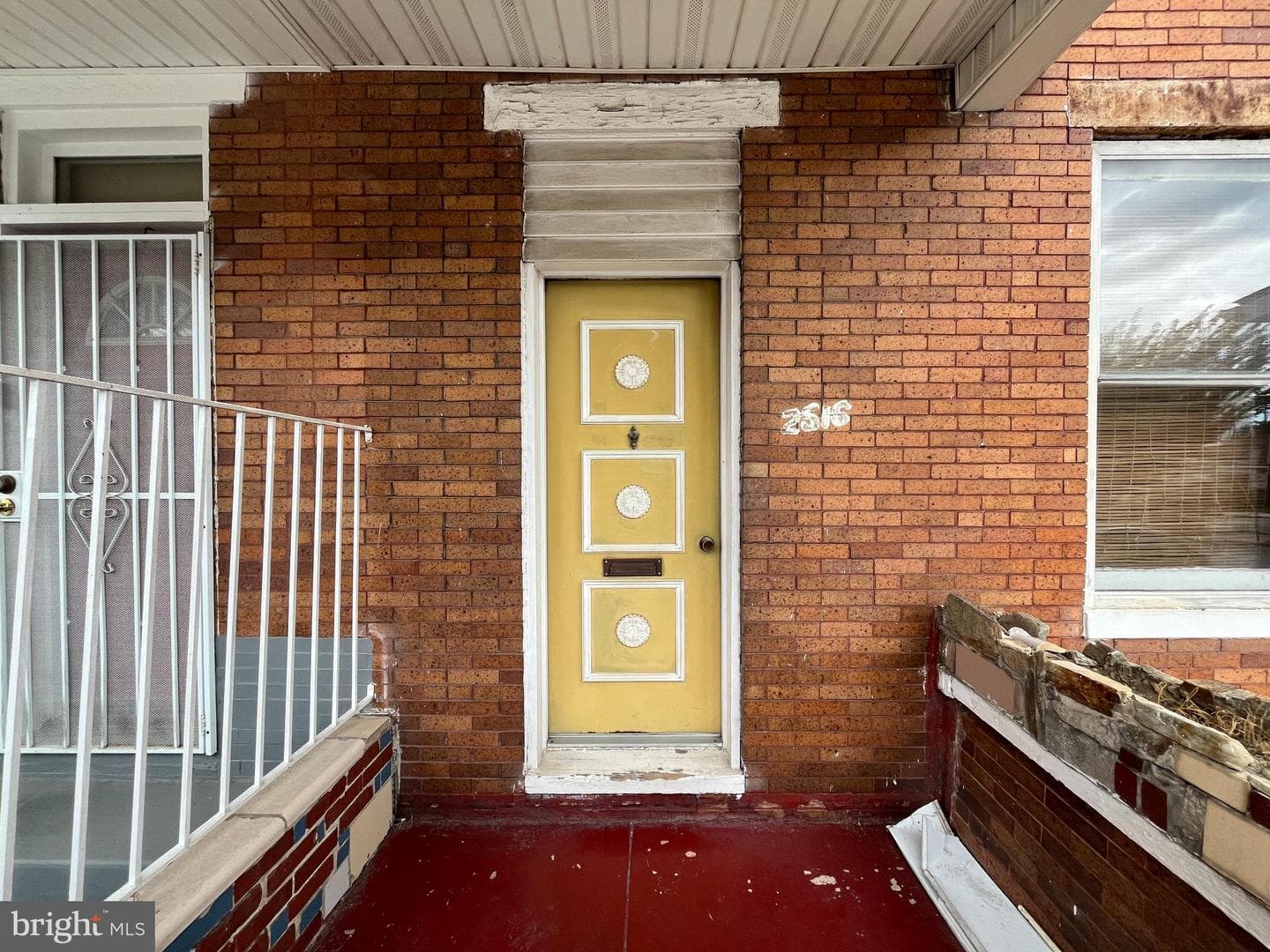 2516 E Chase Street photo 4