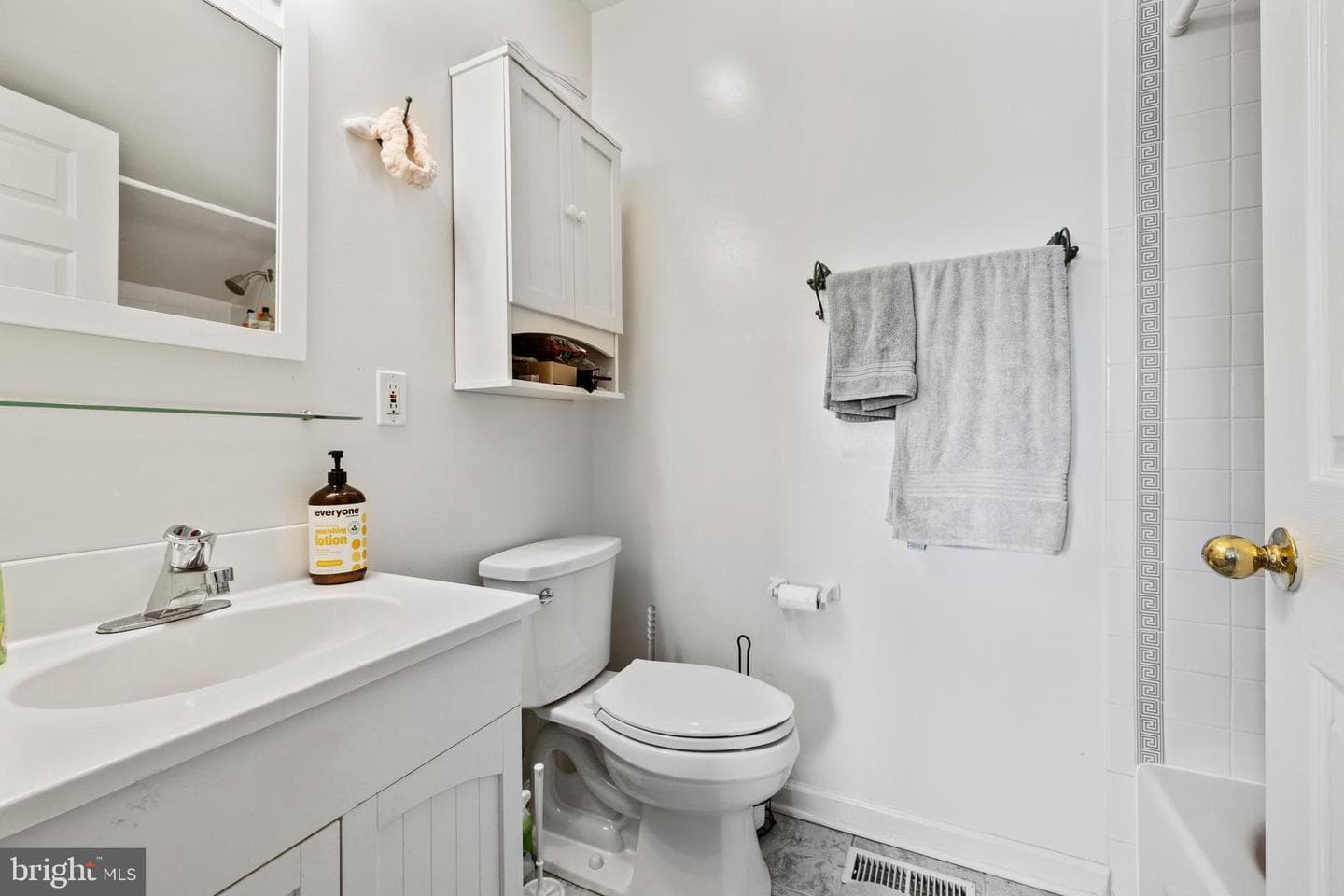 14111 Green Road photo 88