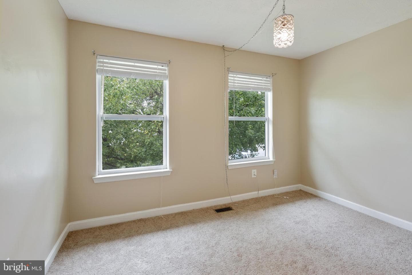 10 Malus Court photo 25