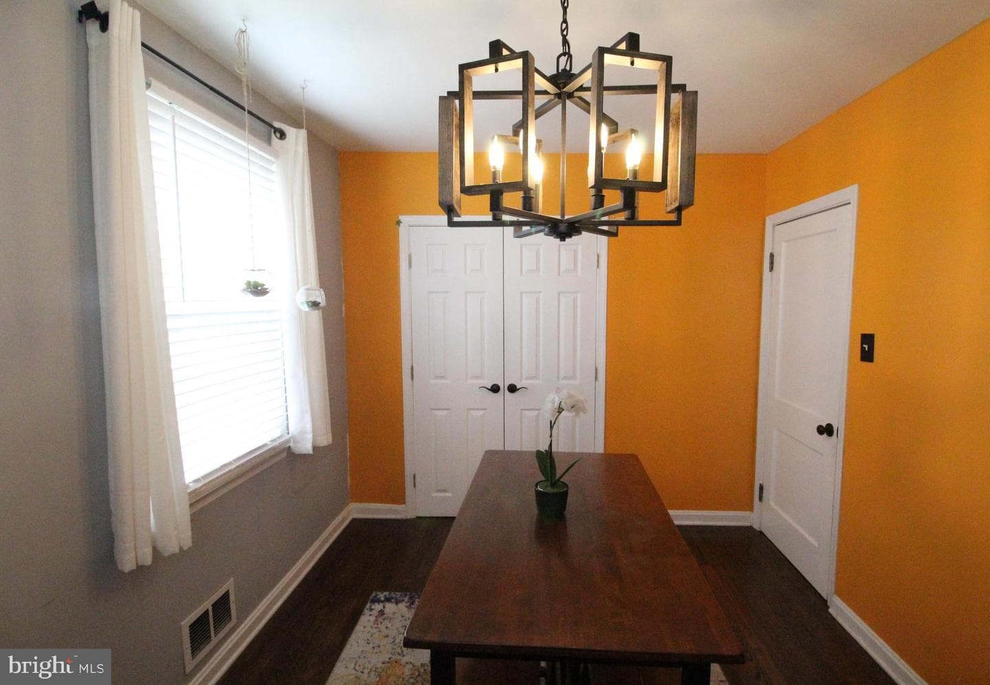 416 S Taylor photo 6