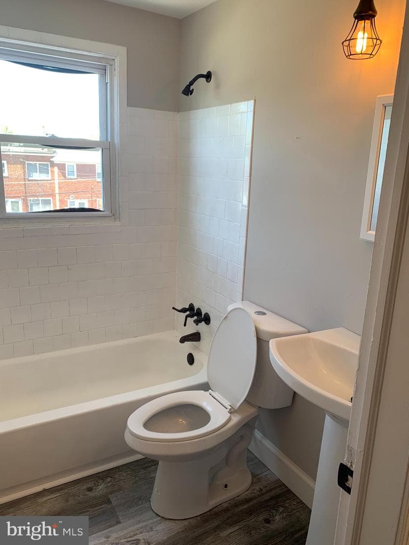 114 Kingston Road photo 10