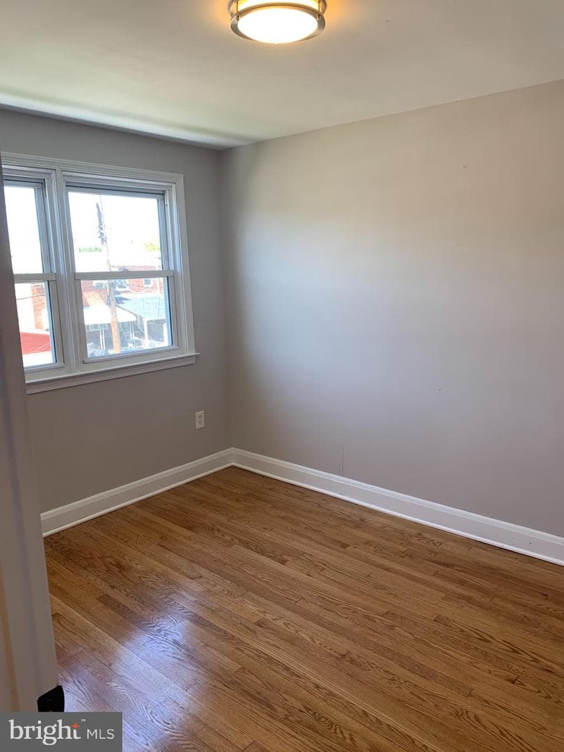 114 Kingston Road photo 7
