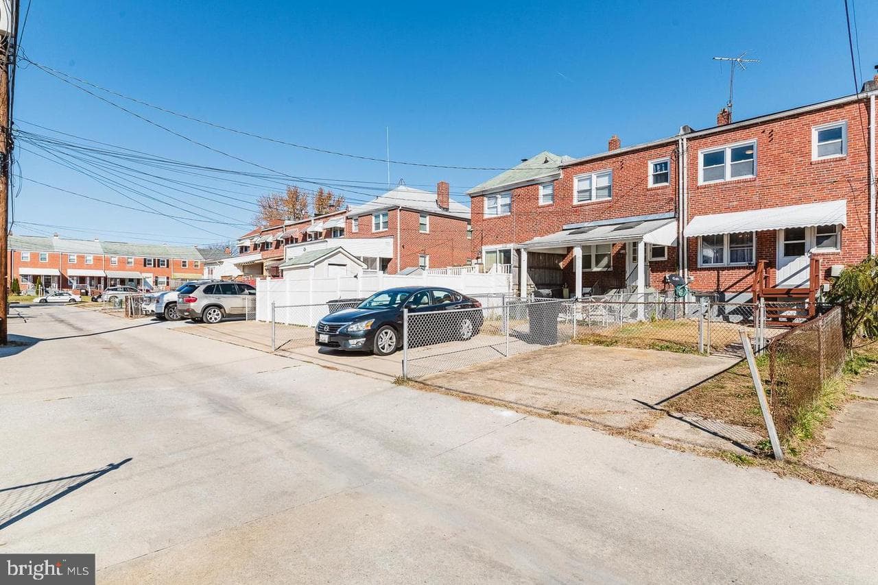 114 Kingston Road photo 9