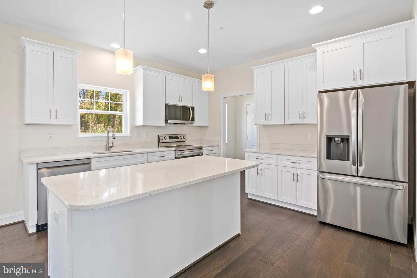 4202 Louisa Avenue photo 2