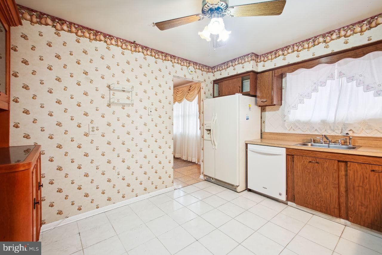 3711 Brownbrook Court photo 12