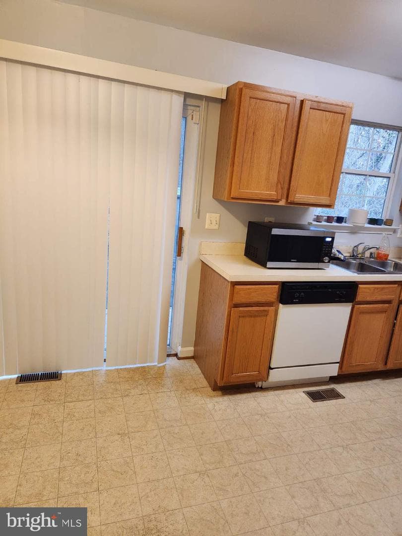 719 Lenstrom Friend Court photo 9