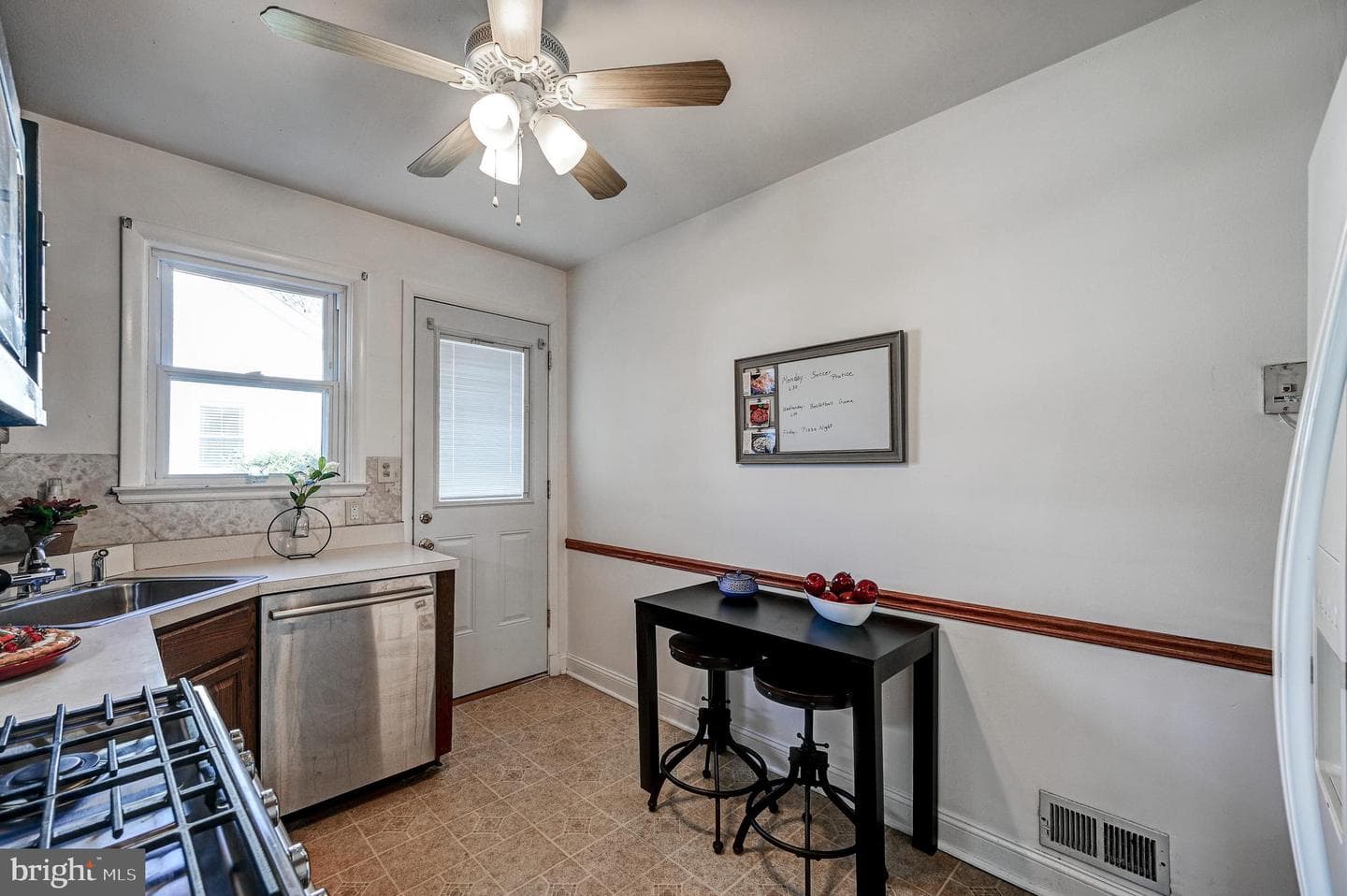 616 College Avenue photo 14