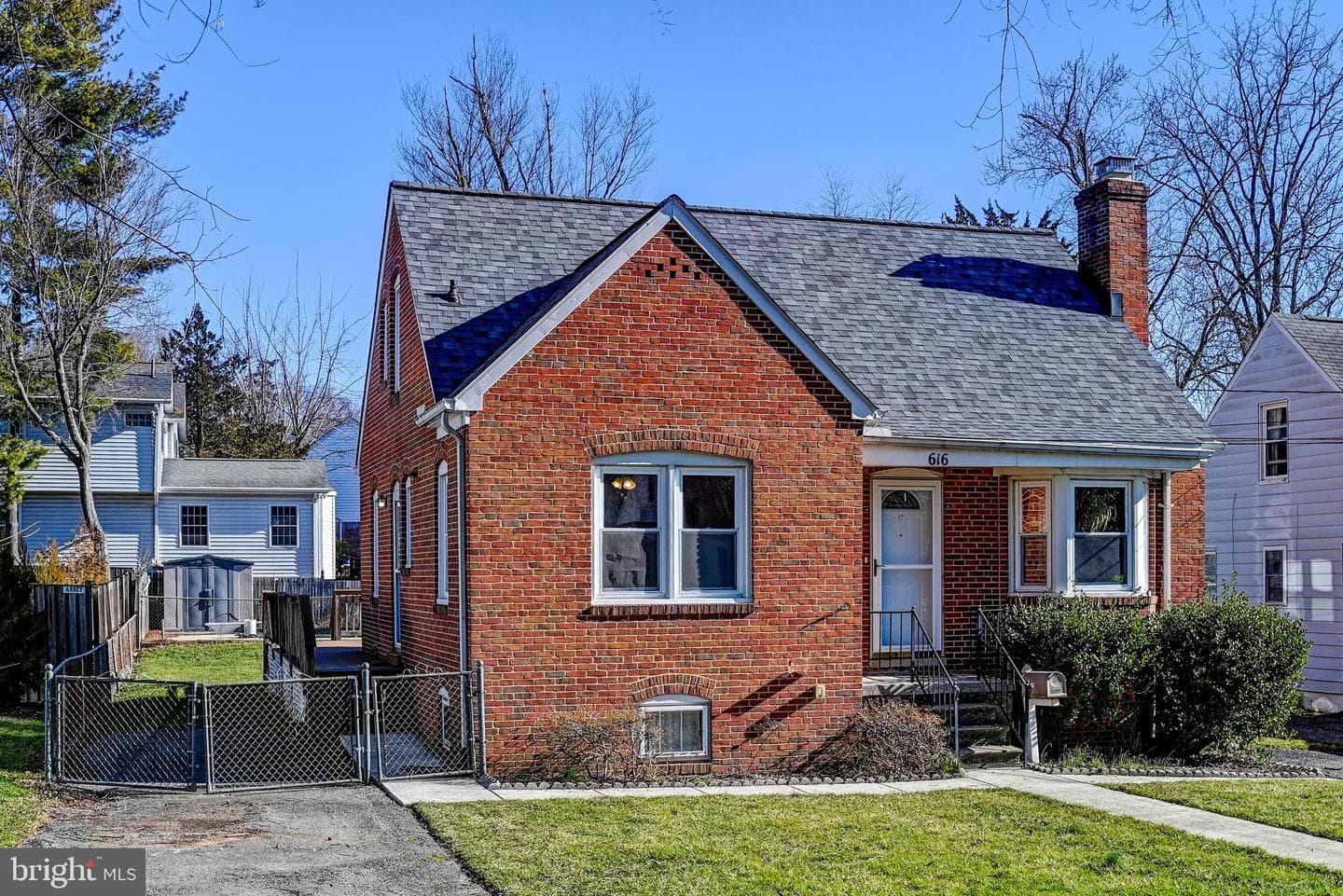 616 College Avenue photo 2