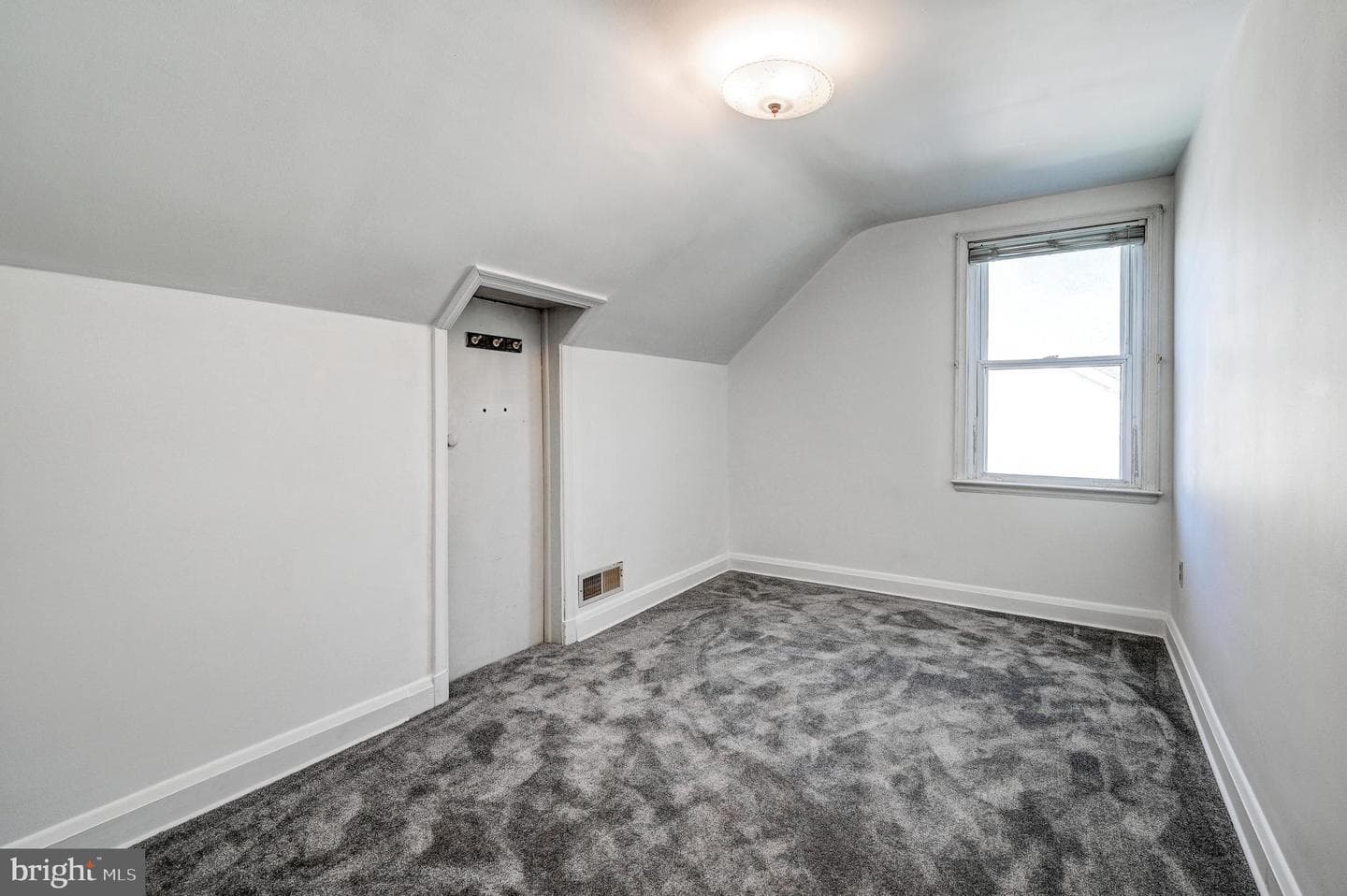 616 College Avenue photo 26