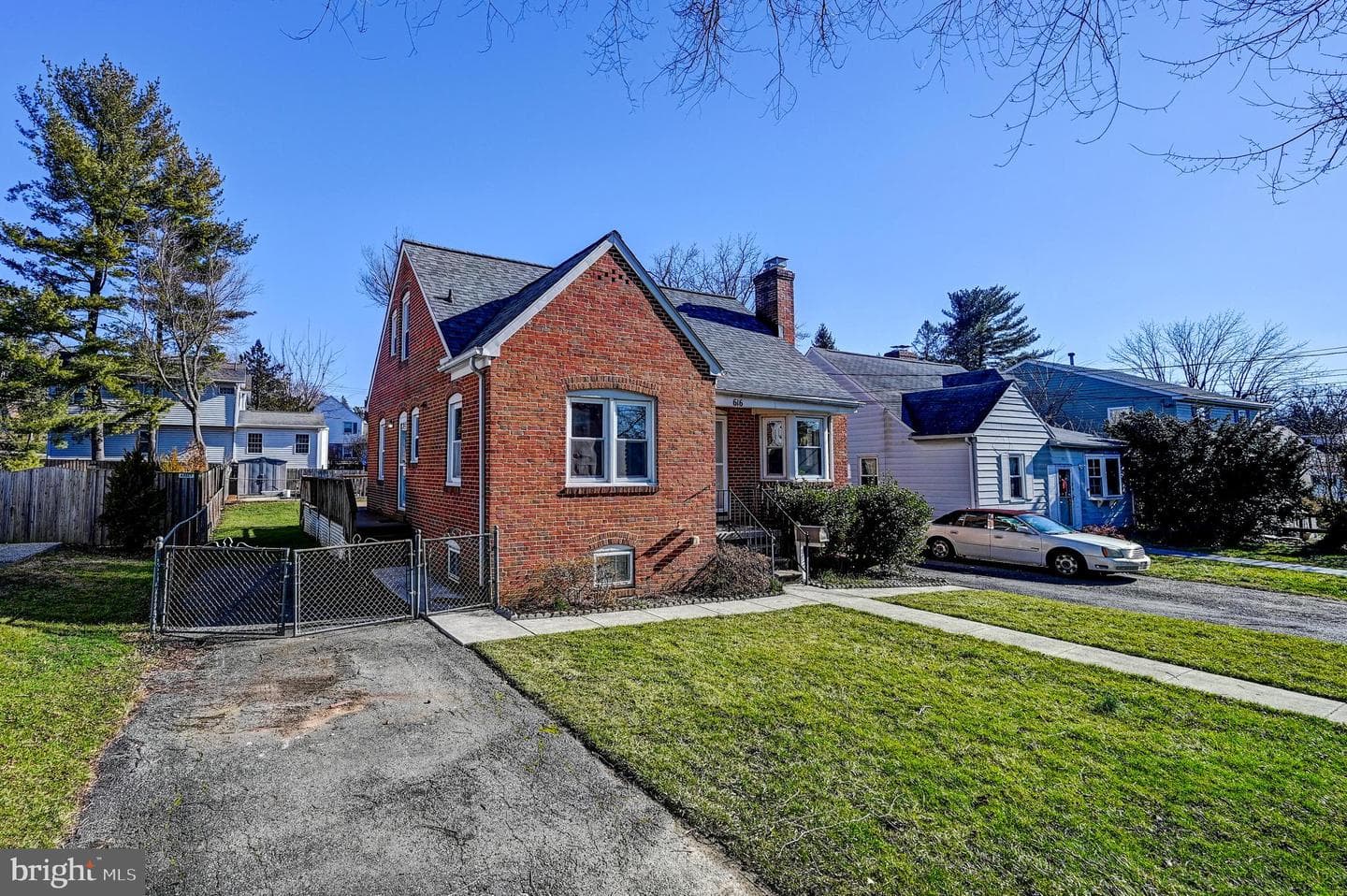 616 College Avenue photo 38
