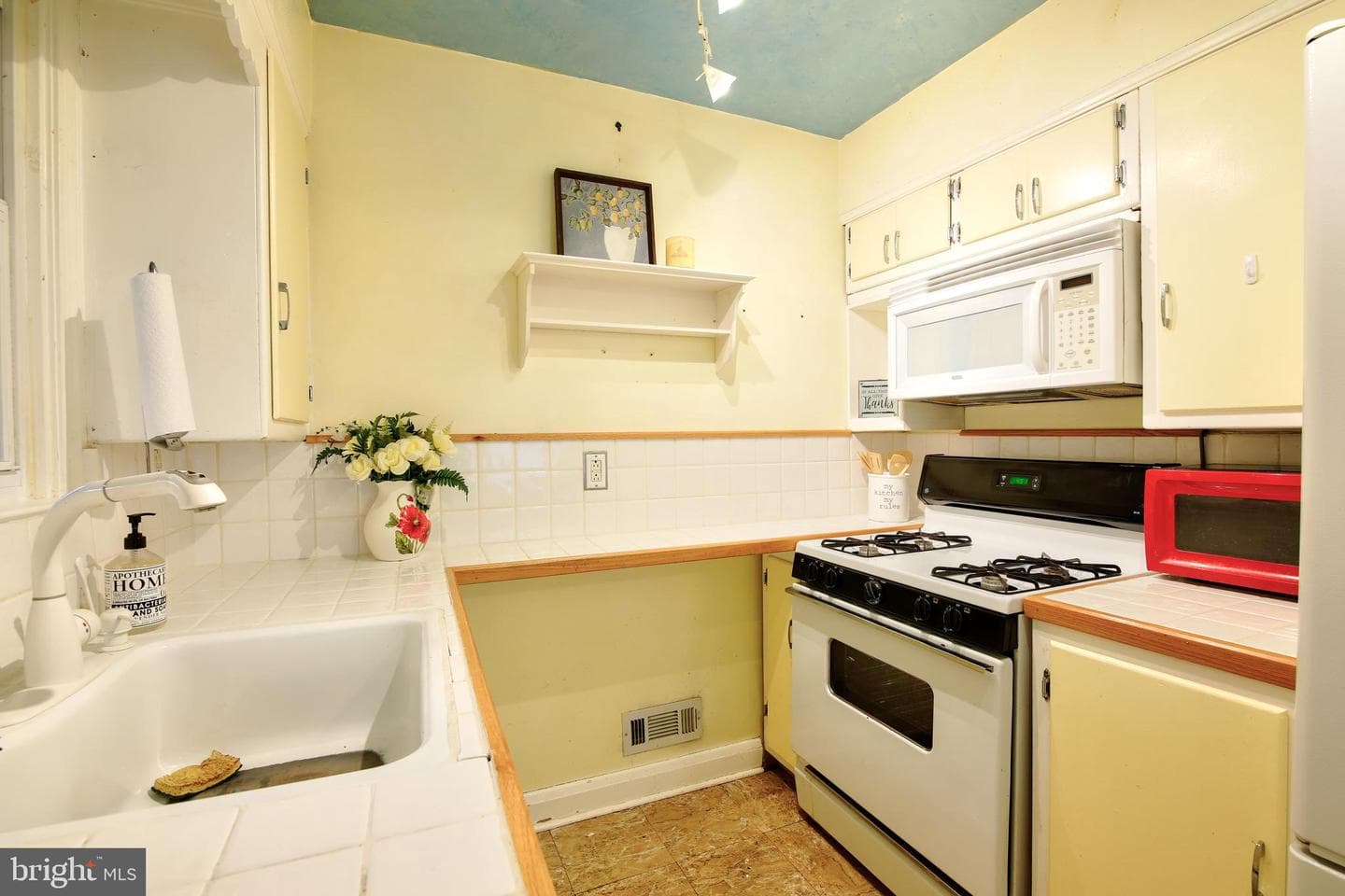 64 Northwood Drive photo 18