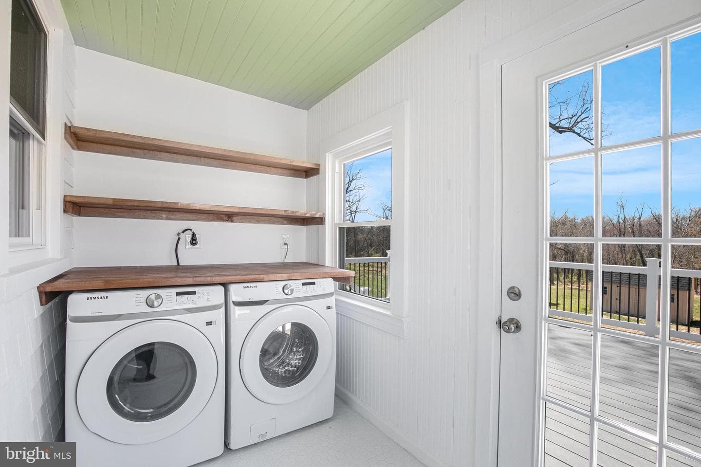 106 Maple Avenue photo 36