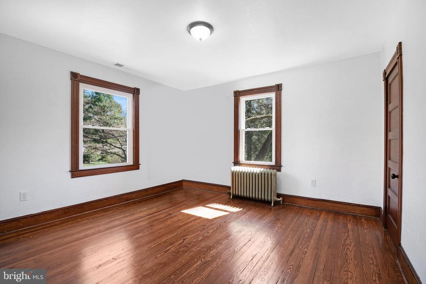 106 Maple Avenue photo 39
