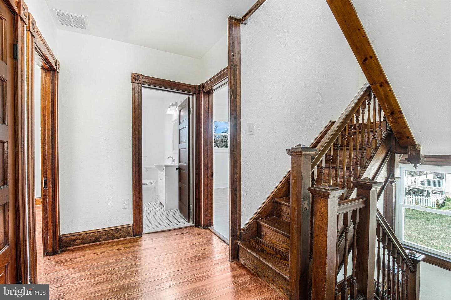 106 Maple Avenue photo 41