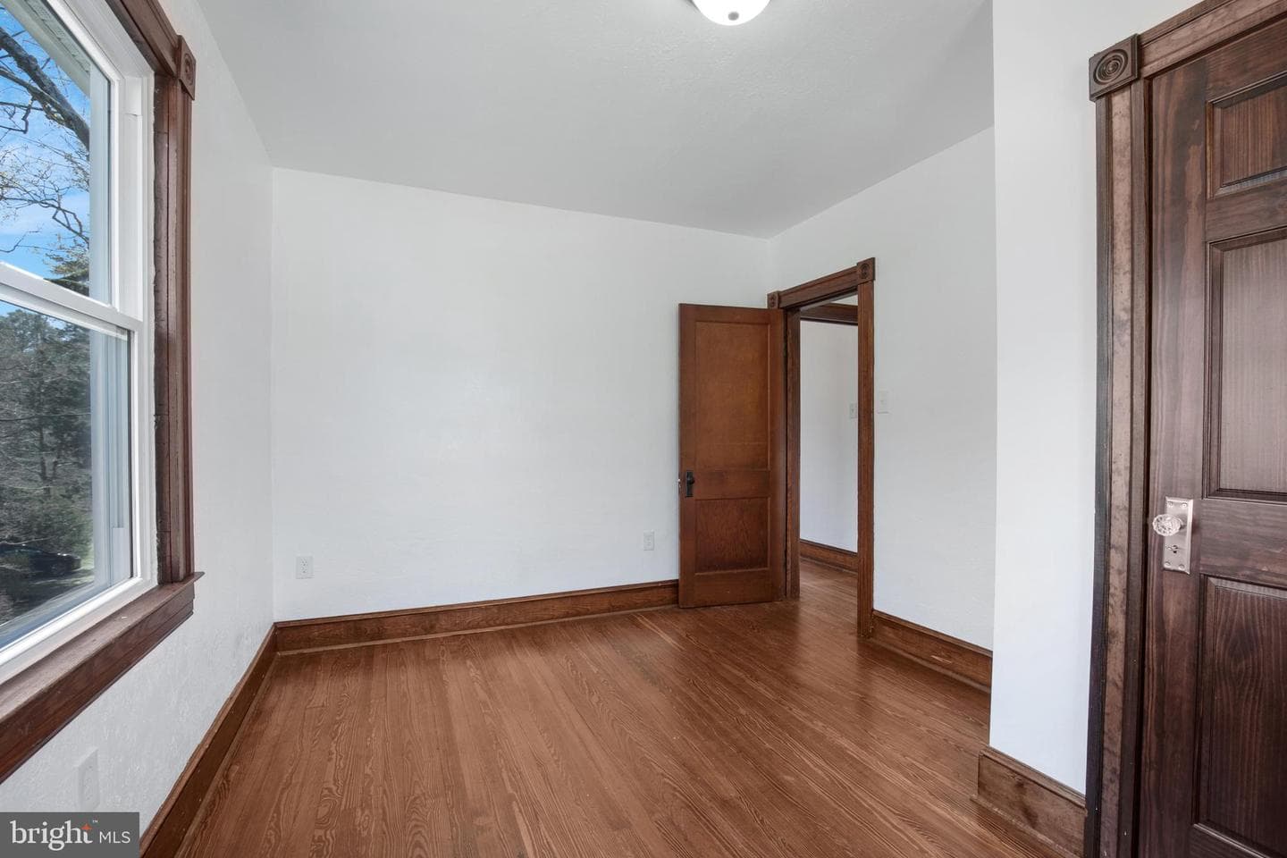 106 Maple Avenue photo 43