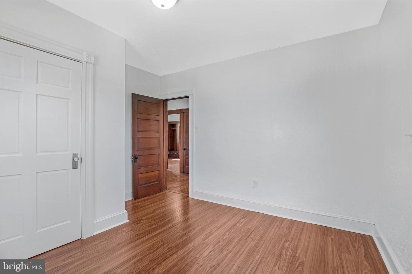 106 Maple Avenue photo 9