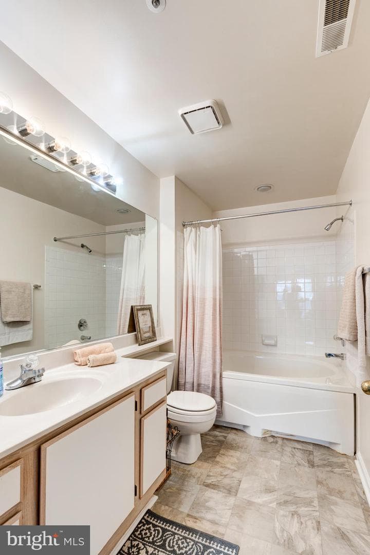 4405 Silverbrook Lane #102 photo 23
