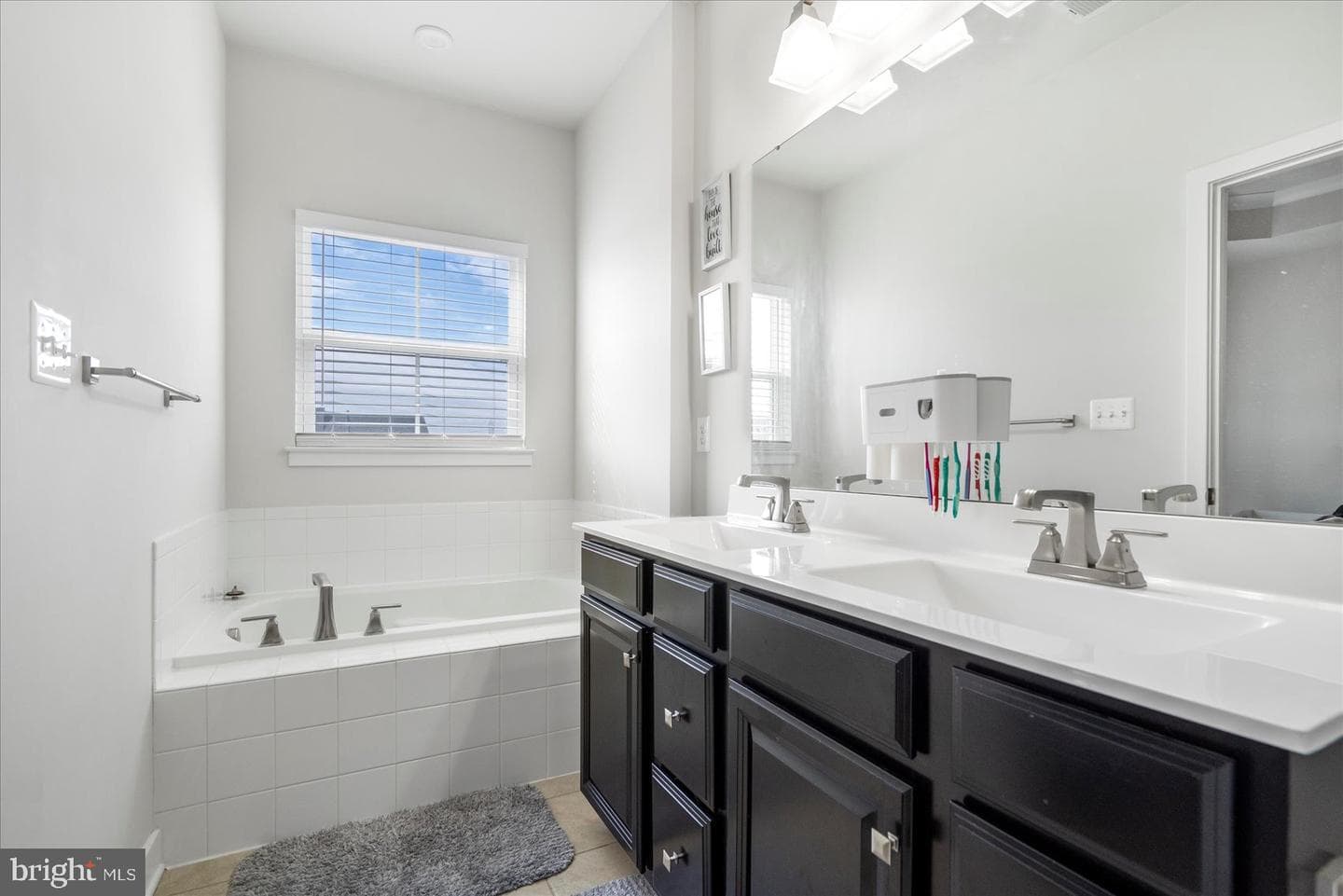 6411 Chessington Street photo 16