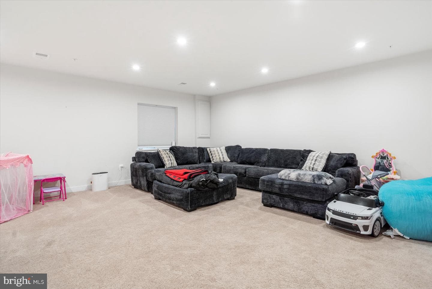6411 Chessington Street photo 26