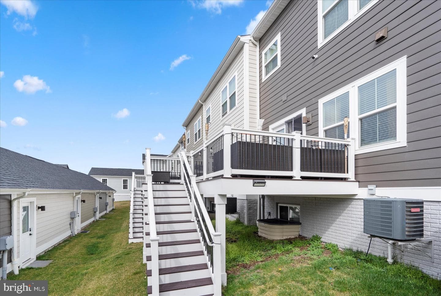 6411 Chessington Street photo 33
