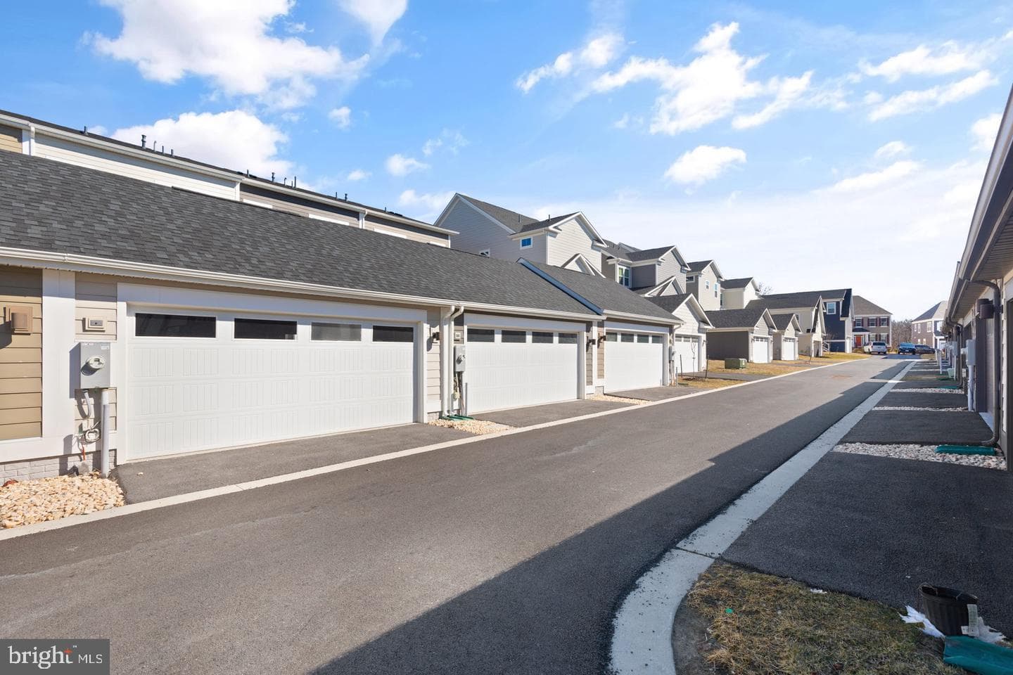 6411 Chessington Street photo 35
