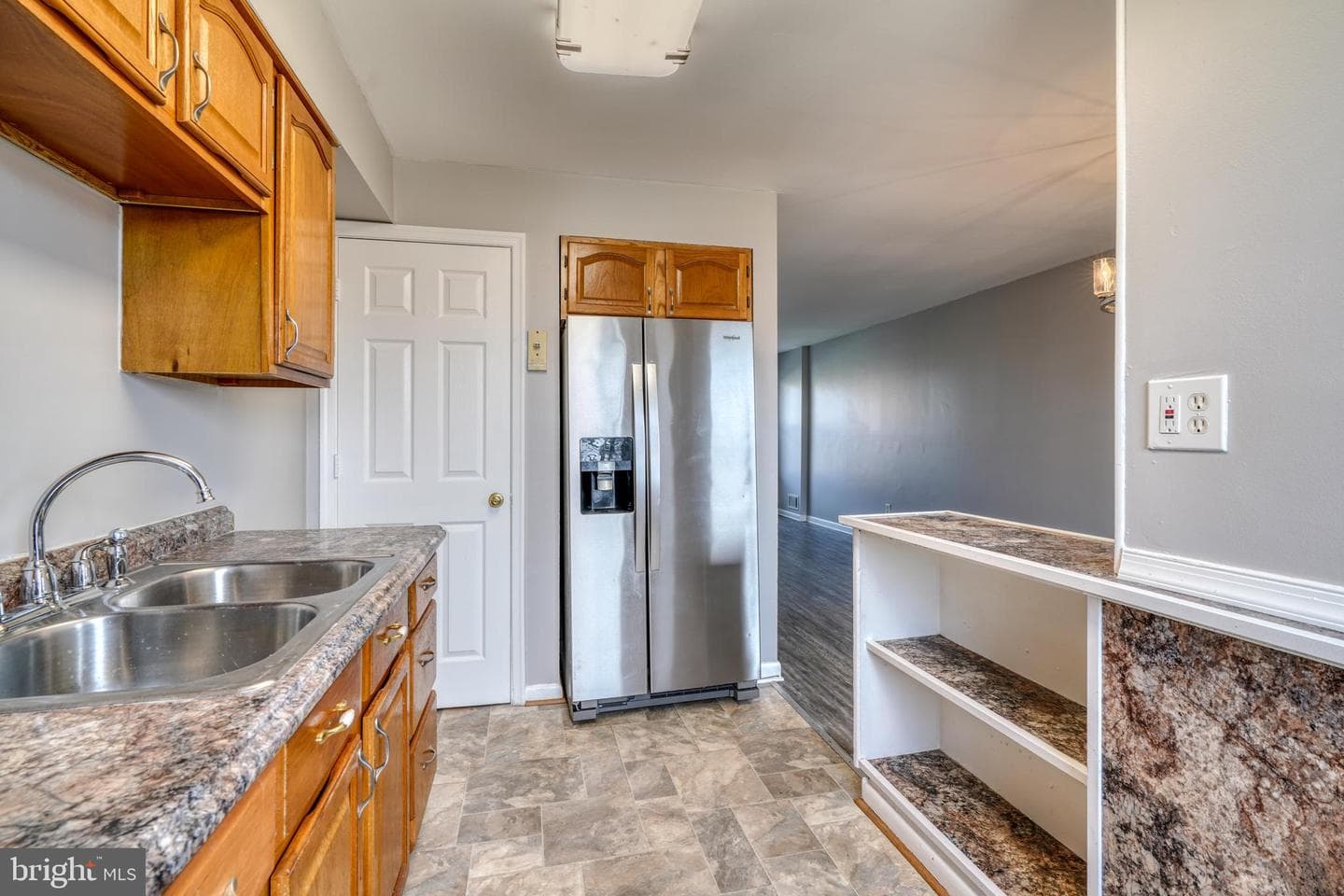 974 Elton Avenue photo 12