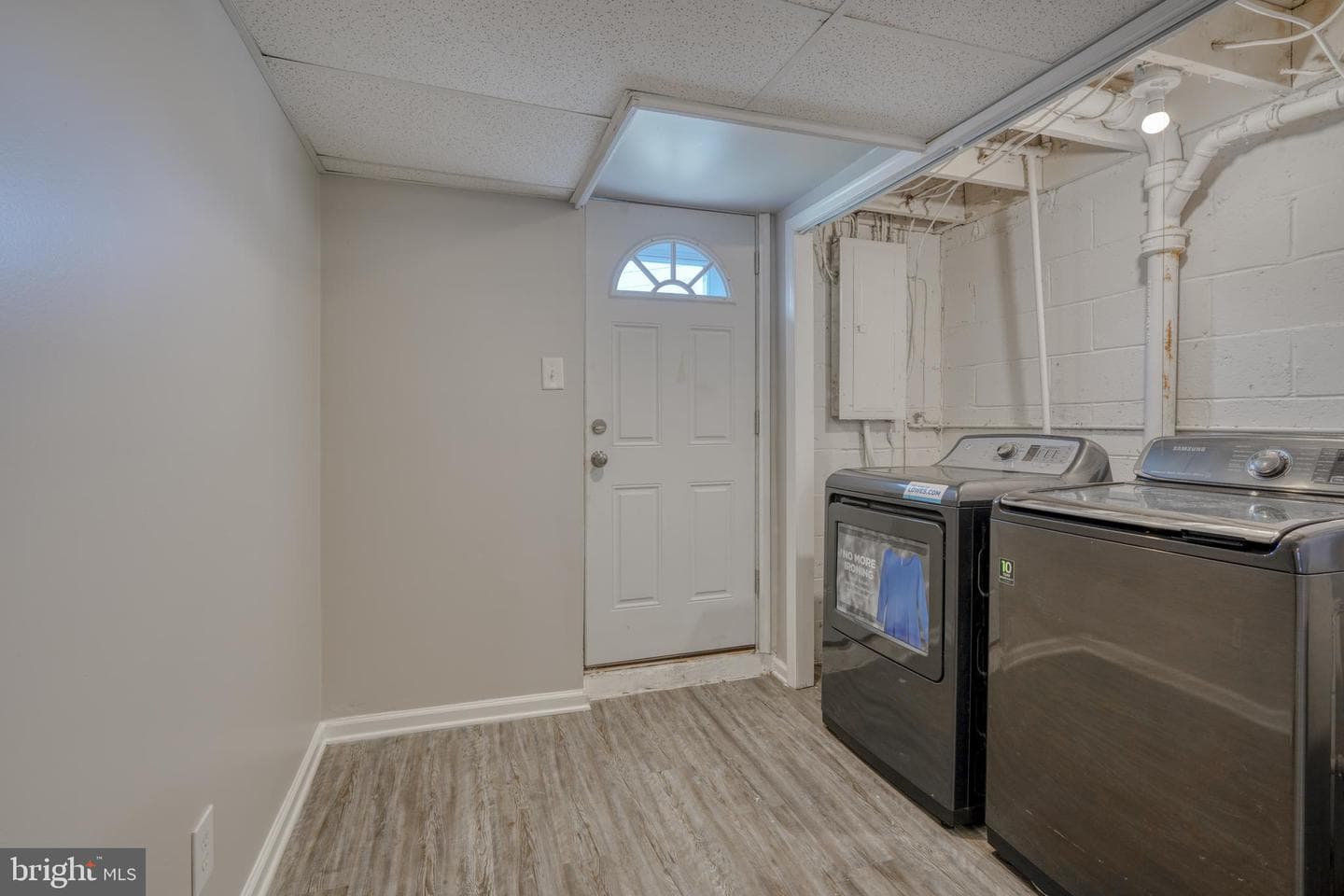 974 Elton Avenue photo 26