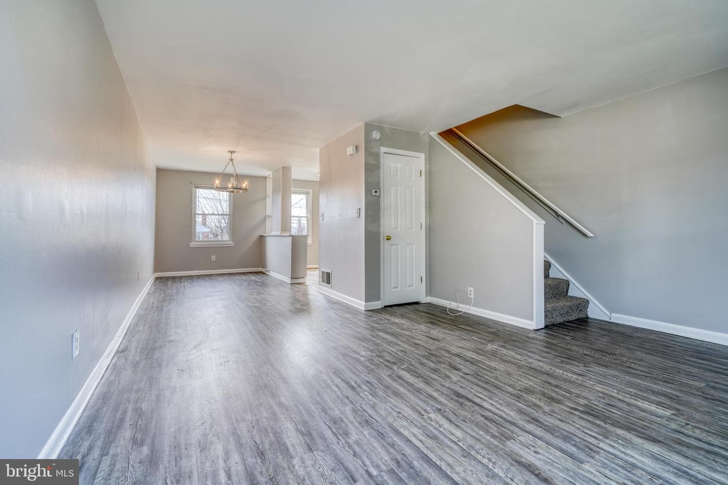 974 Elton Avenue photo 3
