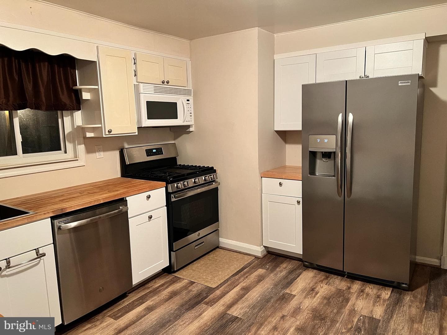 1213 Saint Andrews Way photo 10