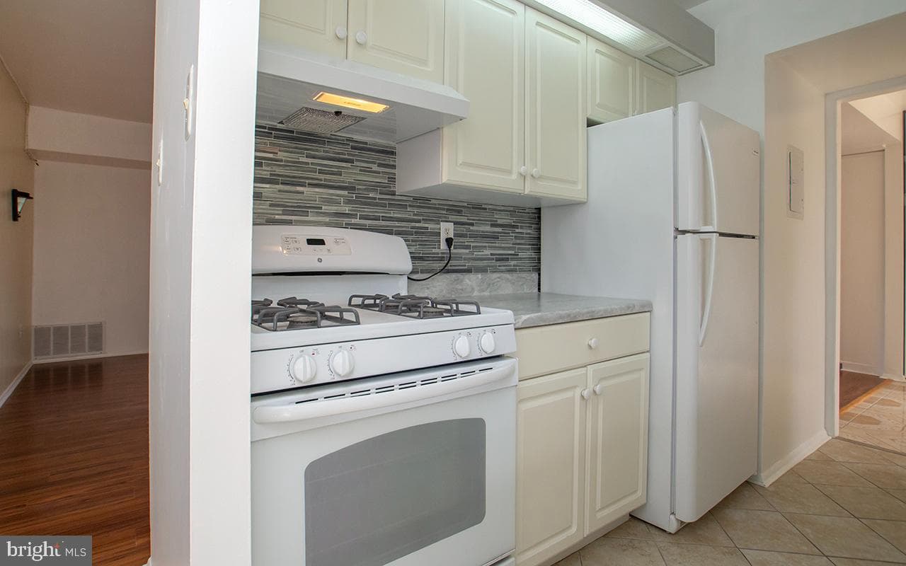21 Wimpole Court #f photo 13