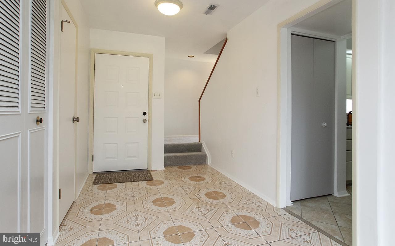 21 Wimpole Court #f photo 3