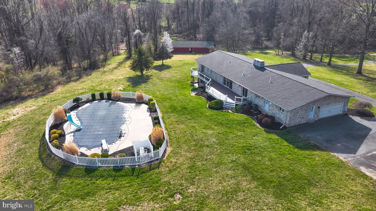 13513 Devonfield Drive photo 22