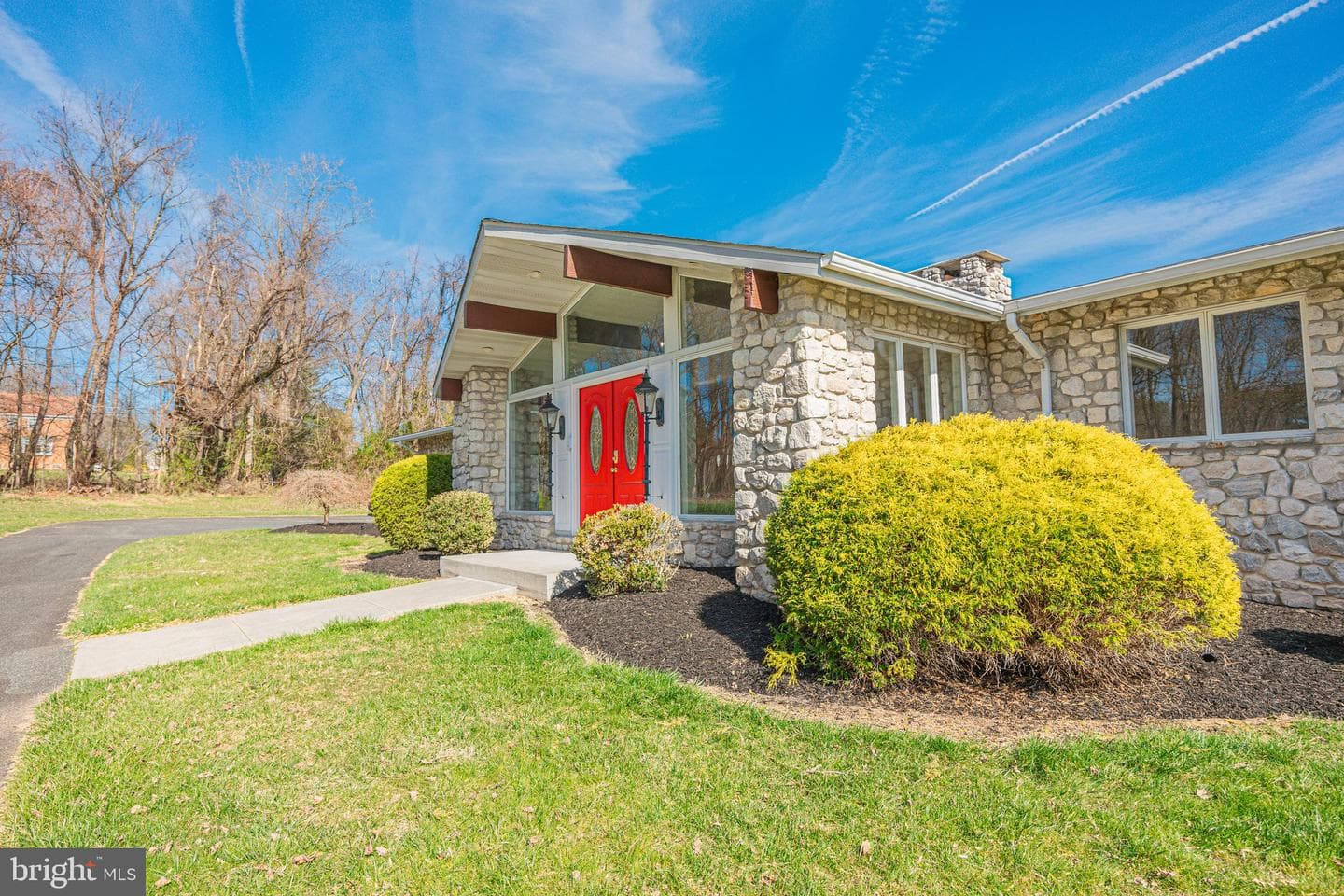13513 Devonfield Drive photo 4