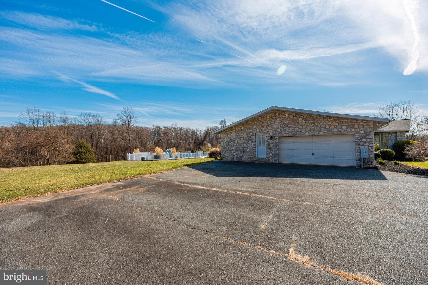 13513 Devonfield Drive photo 8