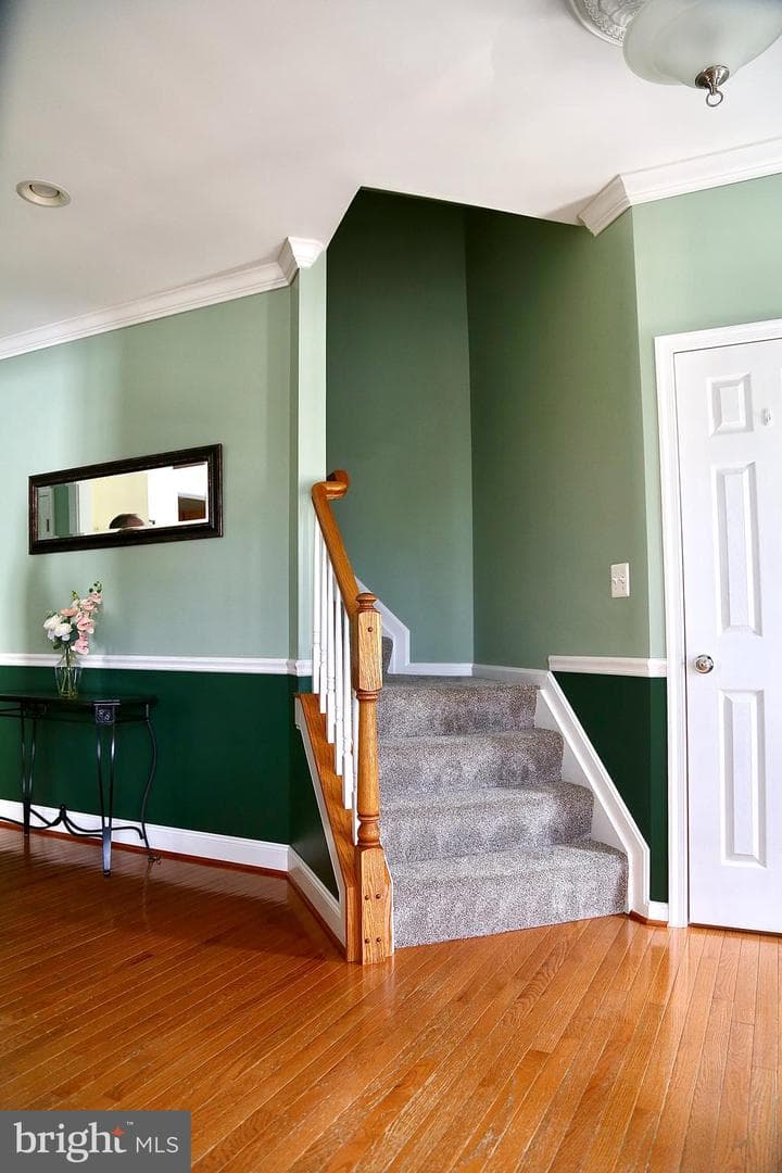 208 Vale Crest Court photo 12