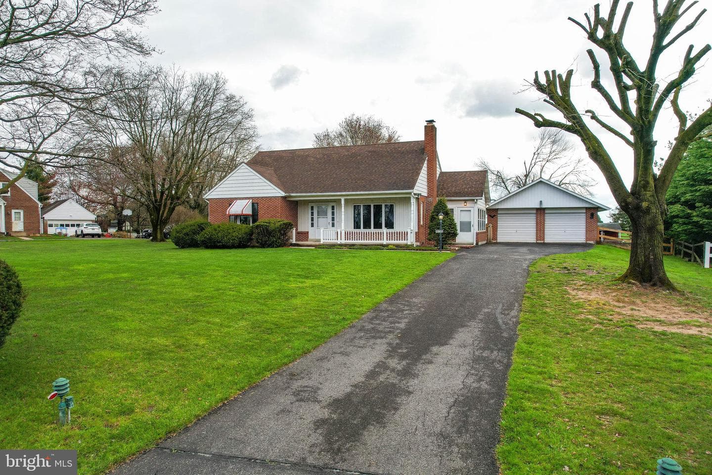 15753 Dover Road photo 3