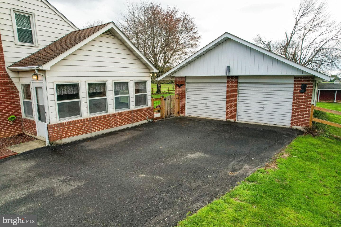 15753 Dover Road photo 5