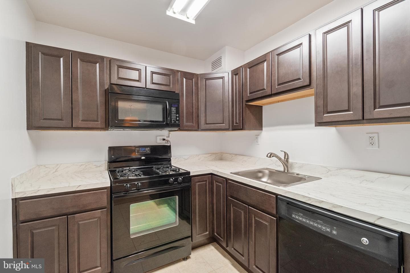 130 Slade Avenue #109 photo 11