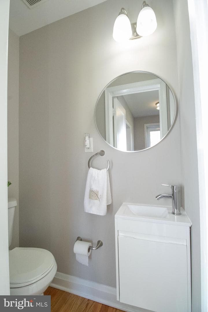 221 Edridge Way photo 9