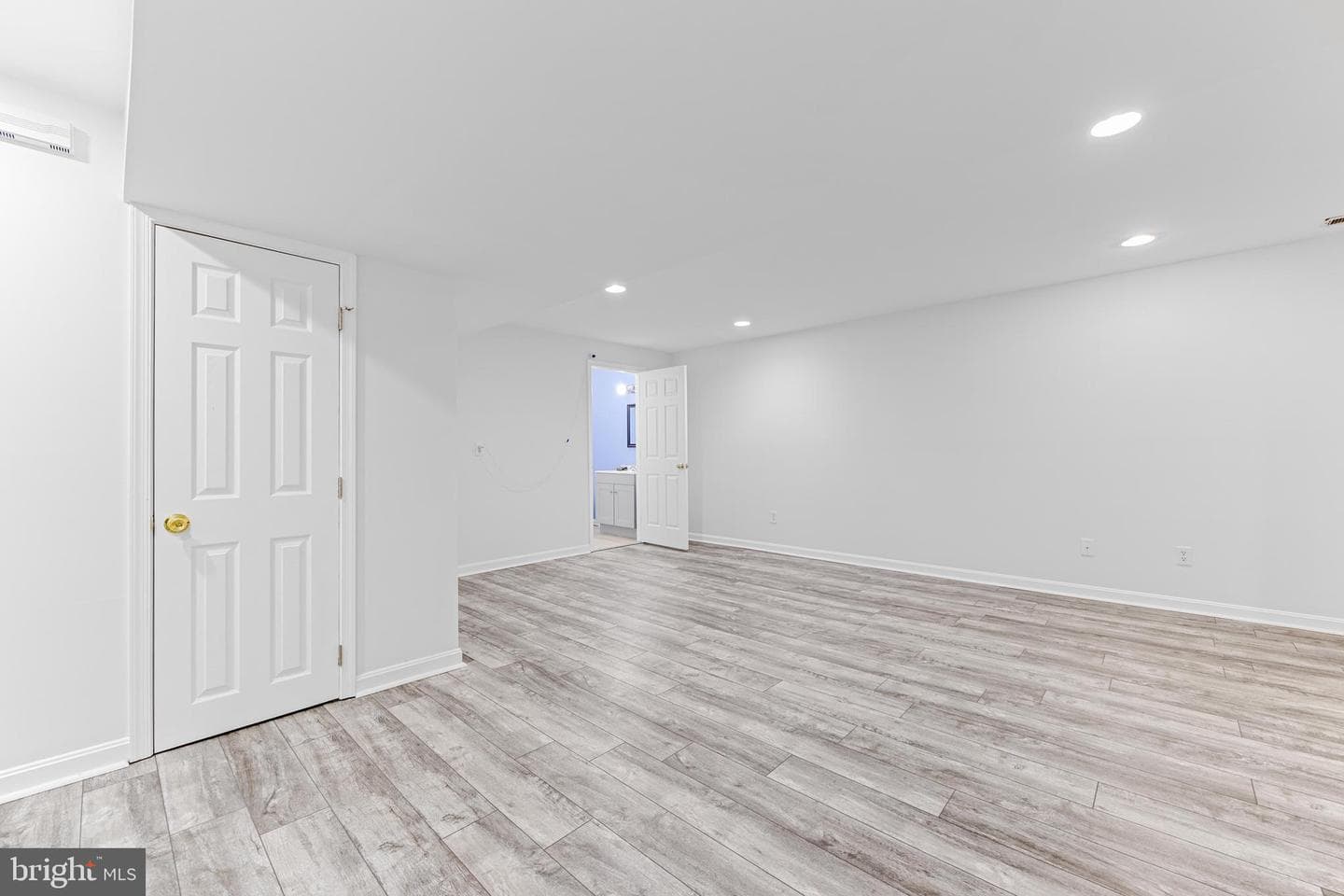 8218 Selwin Court photo 34